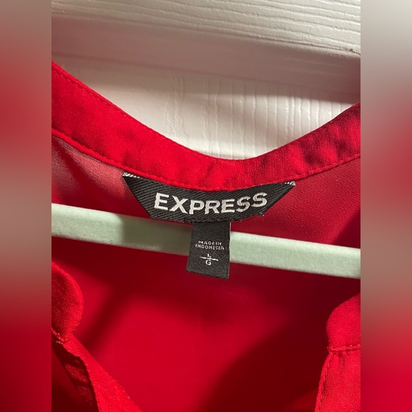 Red express  top with sheer arms - Picture 2 of 4